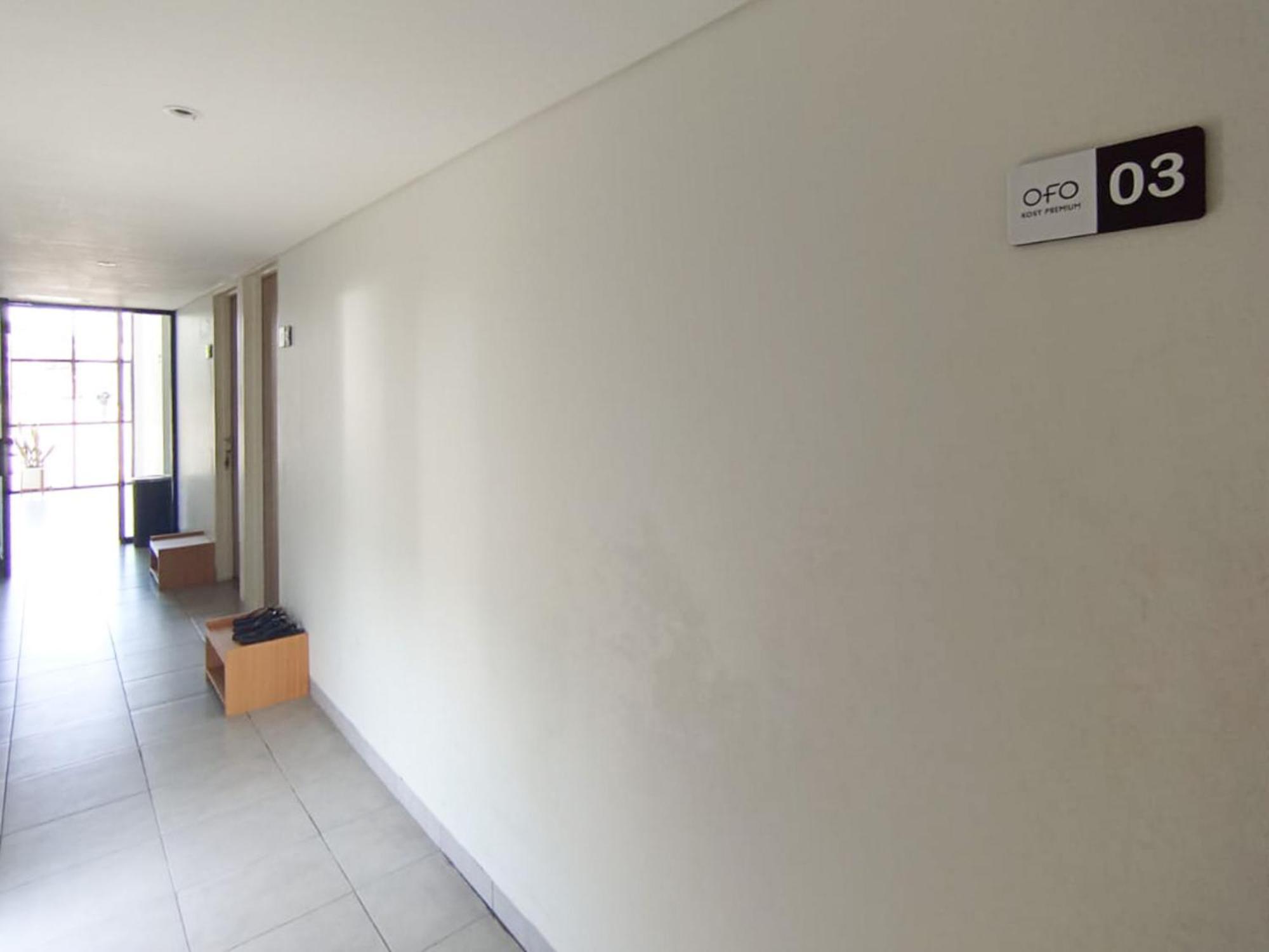 Ofo Kost Premium Kampung Inggris Pare Syariah Mitra Reddoorz Hotel Екстериор снимка