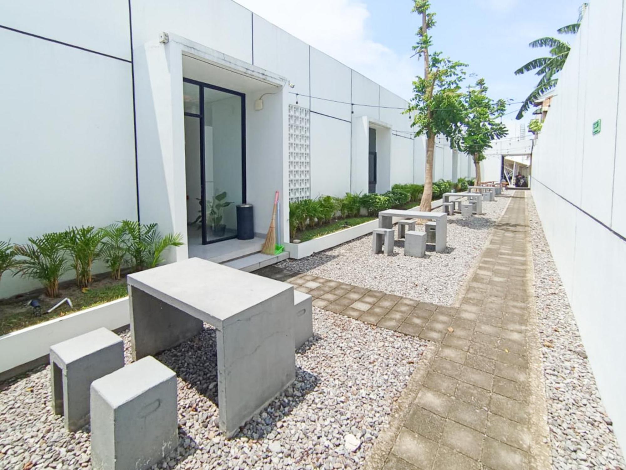 Ofo Kost Premium Kampung Inggris Pare Syariah Mitra Reddoorz Hotel Екстериор снимка