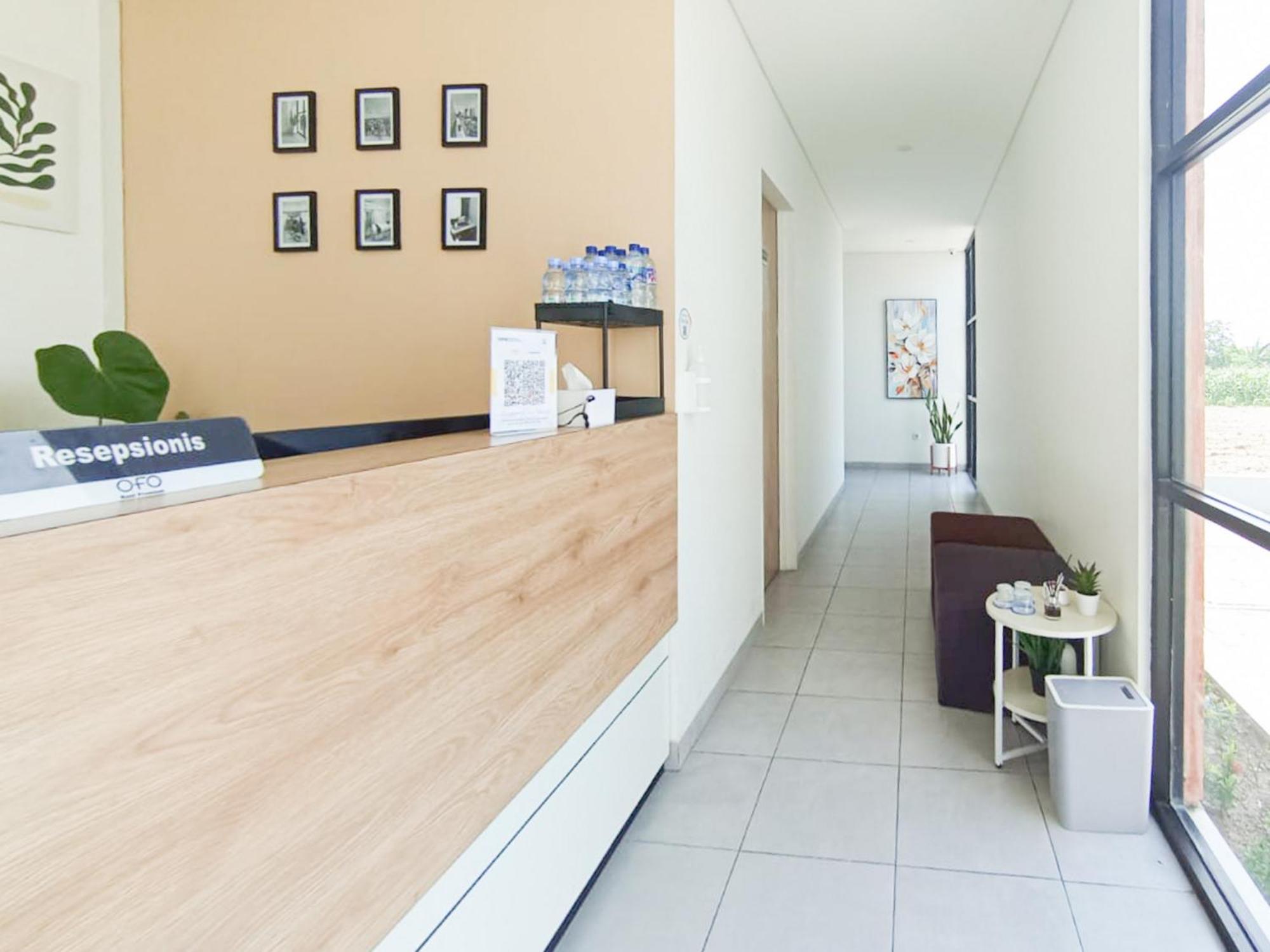 Ofo Kost Premium Kampung Inggris Pare Syariah Mitra Reddoorz Hotel Екстериор снимка